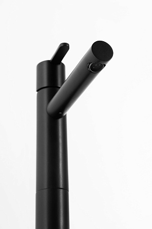 Смеситель для раковины Cezares Leaf LEAF-LC1-NOP черный матовый